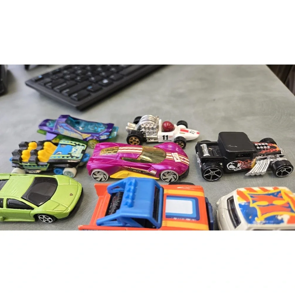 19 Hot Wheels Matchbox Diecast Vehicle Lot BMW Bone Shaker Lamborghini Trucks